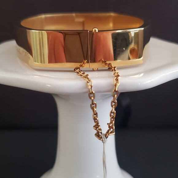 Michael Kors Hinged Bangle Rectangular Yellow Gold Tone Safety Clasp Signed NWT - Picture 6 of 10